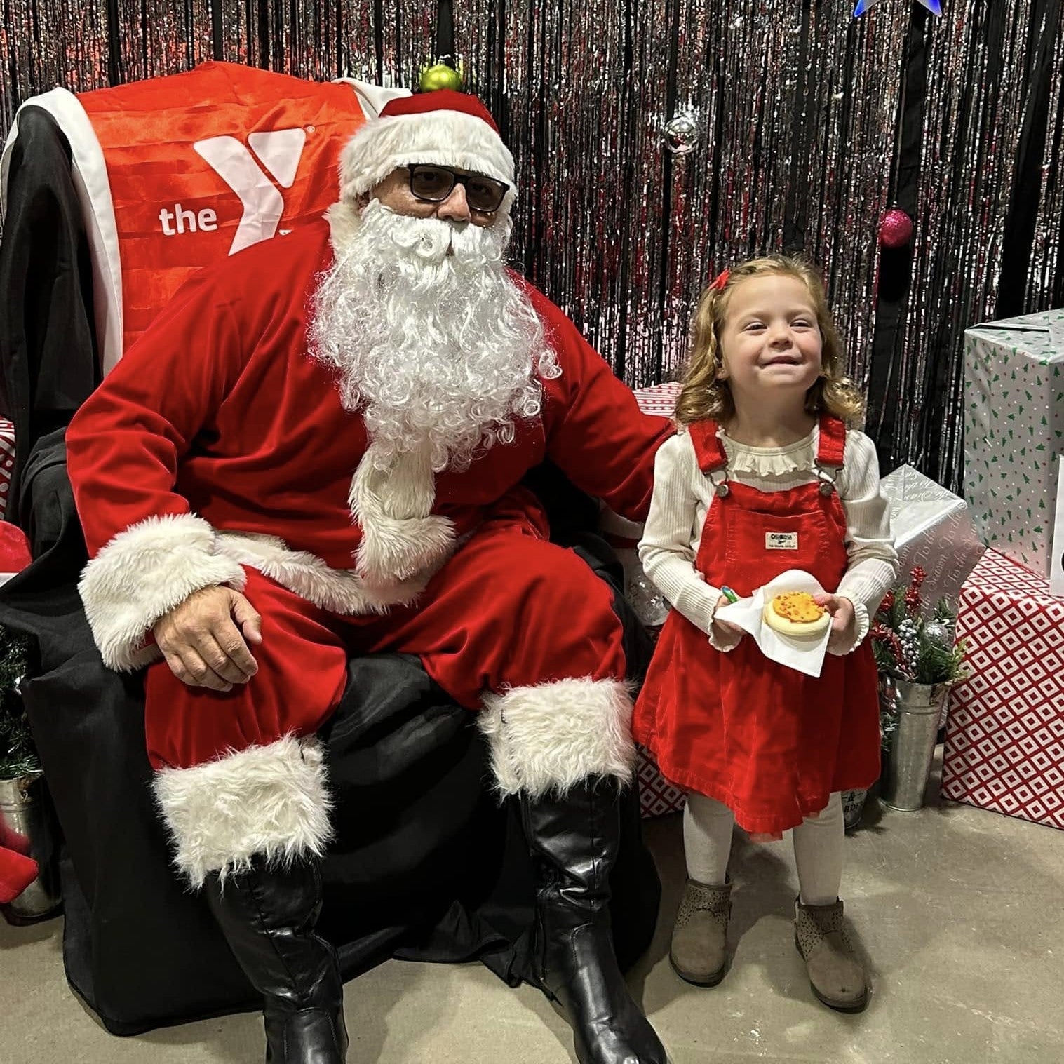 Santa visits Ingram